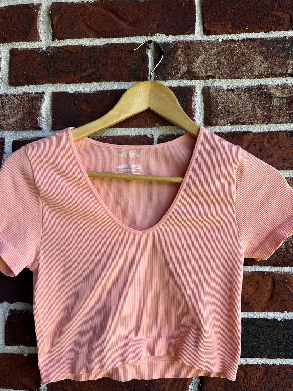Ribbed V-Neck Crop Top in Light Pink
